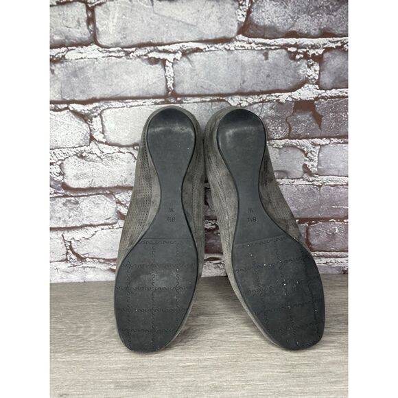 Vaneli Gray Suede Leather Perforated Slip On Wedge Shoes Women’s Sz 8.5W US/39EU - Picture 11 of 16